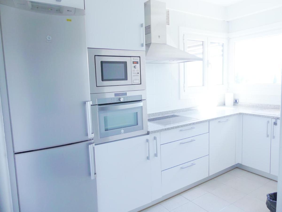Apartamento Luminoso, Funcional Y Amplio En Zona Hospitalaria Pamplona Bagian luar foto